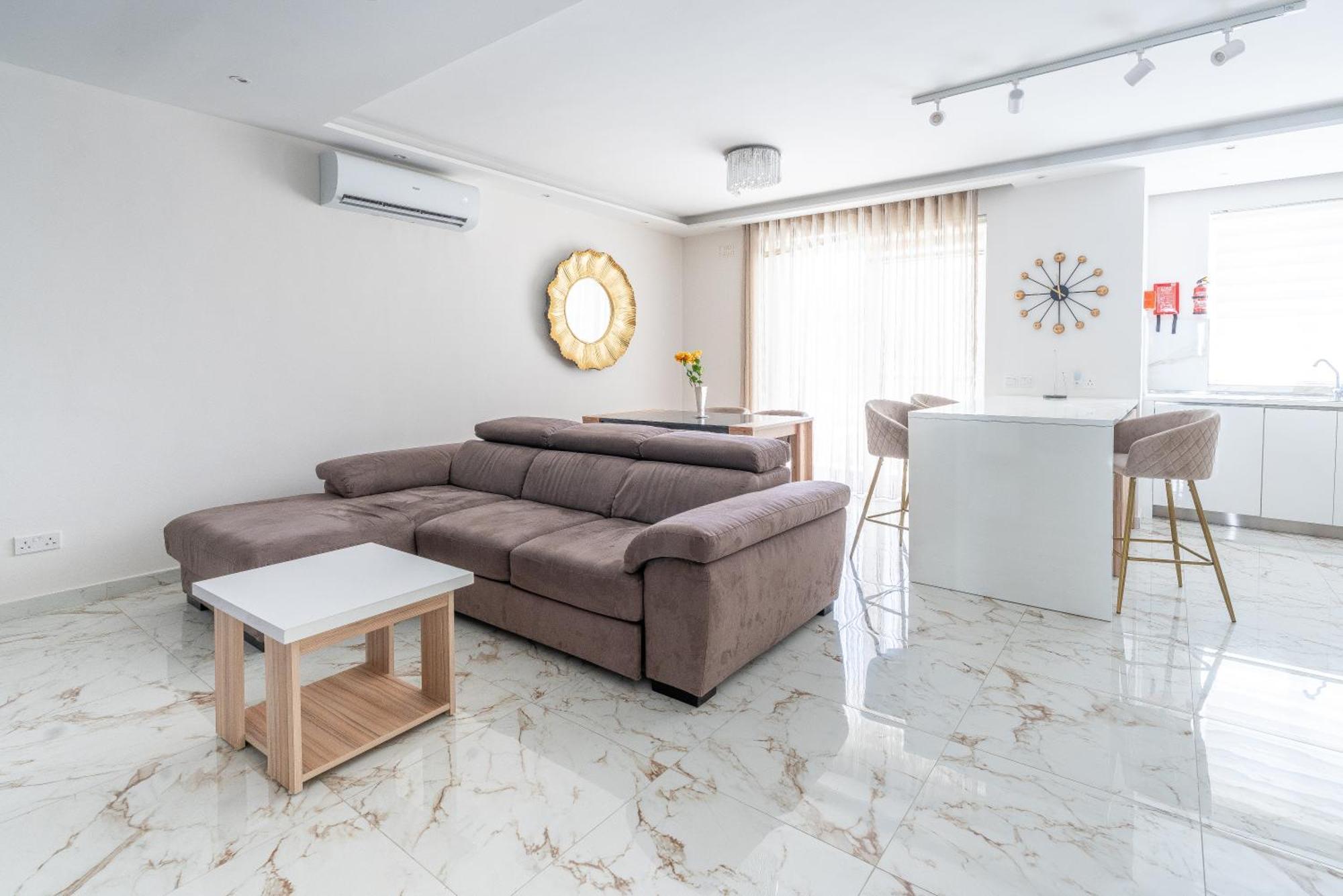 Modern & Luxurious Apartment - Prime Location St. Paul's Bay Exterior photo